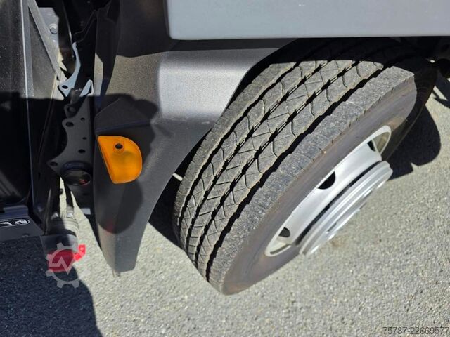 Kehrmaschine DAF XB 210 Kehrmaschine wie neu Brock VS4 Kehraufbau