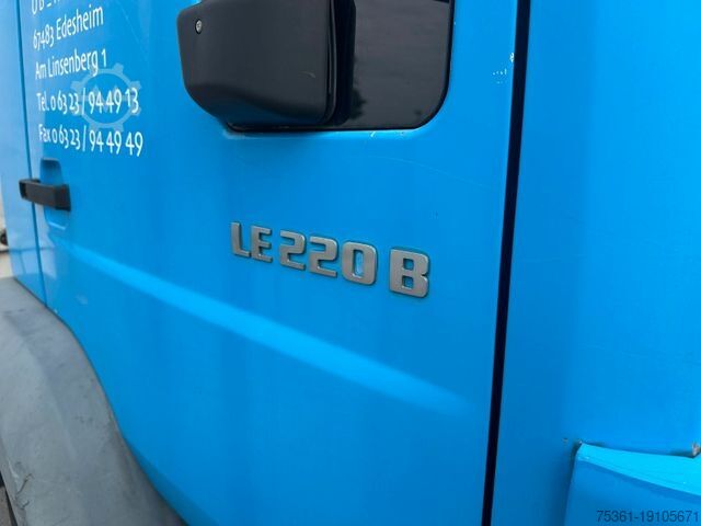 Flatbed truck with tarp MAN 14 Tonner LE 220