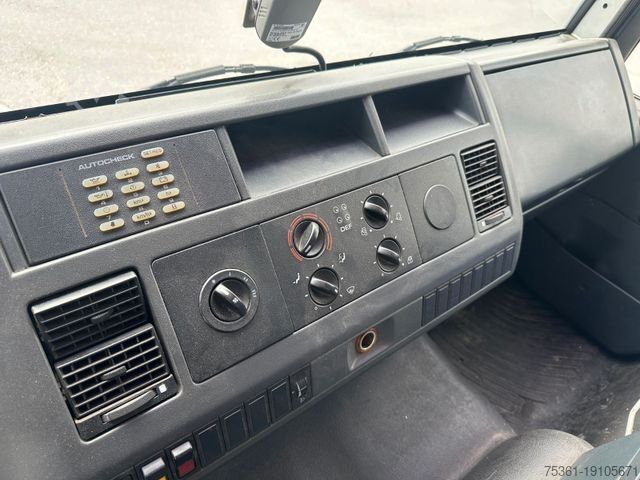 Flatbed truck with tarp MAN 14 Tonner LE 220