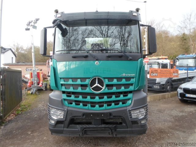Skip truck MERCEDES-BENZ 2548/6x2/Gergen Absetzkipper