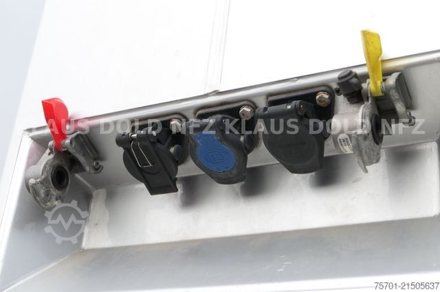 Autotransporter Auflieger KÄSSBOHRER SP 9-16 geschlossener Autotransporter