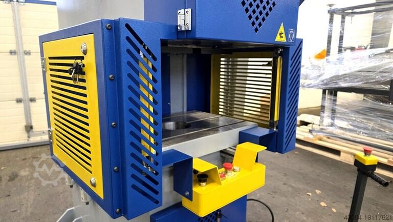 Eccentric Press - Single Column HESSE by FRESAN FP 40 P