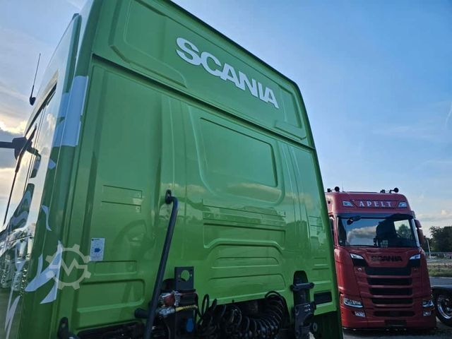 Standard SZM SCANIA R 460*SPITZER SILO*WENIG KM*ACC*KOMPRESSOR*TOP