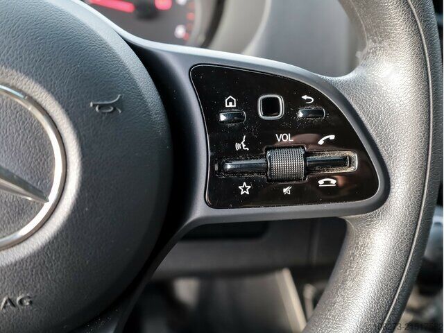 Van Mercedes-Benz Sprinter 215CDI Pritsche,3.259mmRadstand,MBUX