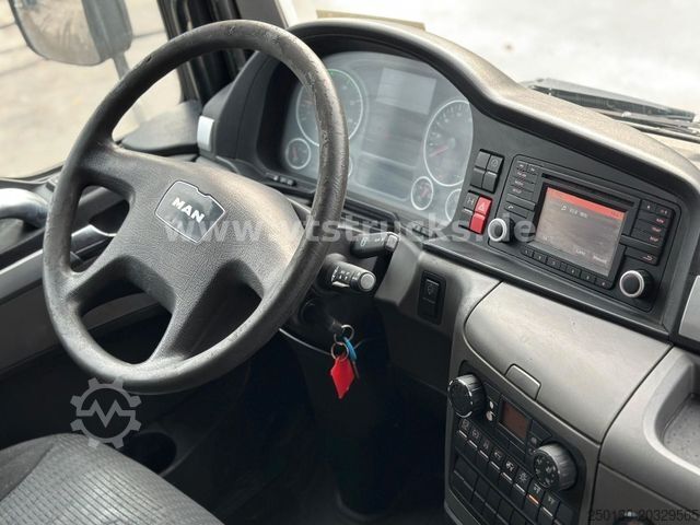 Beverage truck MAN TGM 22.250 Getränkewagen mit Ladebordwand Euro6