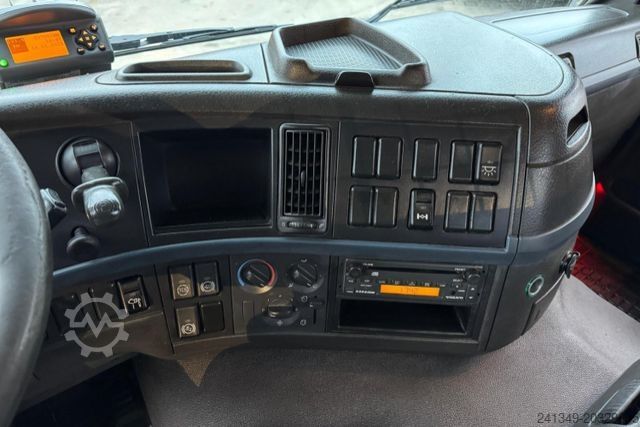 Skip truck VOLVO FM-400 4x2 UT GIGANT 18T