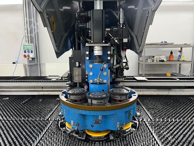 CNC-Stanzmaschine EUROMAC STX FLEX 12 1500/22-2500 EUROMAC STX FLEX 12 1500/22-2500