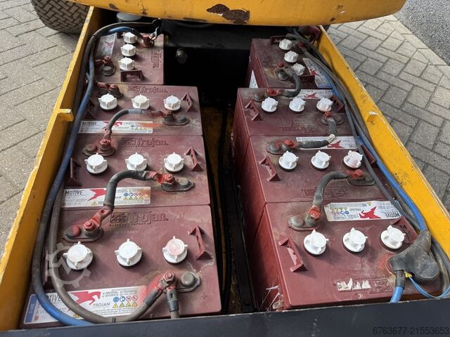 Nifty HR12 NE Gelenkteleskoparbeitsbühne 4x2, elektrisch, Baujahr 2012, Arbeitshöhe 12 m NIFTYLIFT HR12 NE Knikarmhoogwerker 4x2 Elektrisch 2012 12M werkhoogte