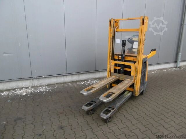 Elektro-Deichselstapler JUNGHEINRICH ERC 214z G115-250 ZZ