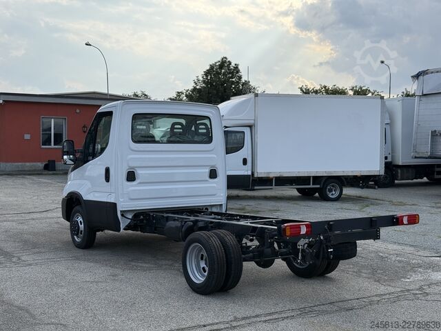 Transporter Fahrgestell Iveco DAILY 35-160