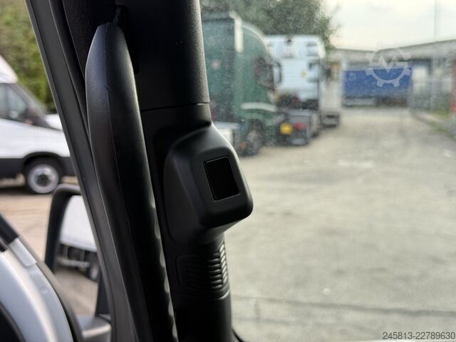 Transporter Fahrgestell Iveco DAILY 35-160