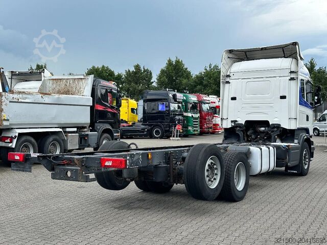 Fahrgestell mit Fahrerhaus Scania R580 V8 6x2*4 Chassis Retarder Full Air 4.90 Wb...