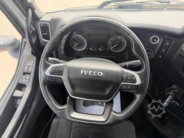 Standard tractor unit Iveco SWAY 530
