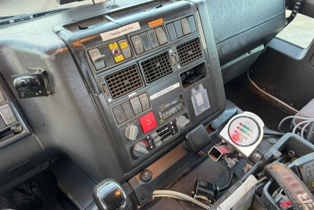 Autokran IVECO Cursor 270 4x4 Palfinger PK14002-4 2018