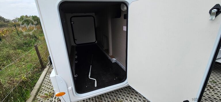 Teilintegriertes Wohnmobil ETRUSCO ETRUSCO 6.8 SR VAN