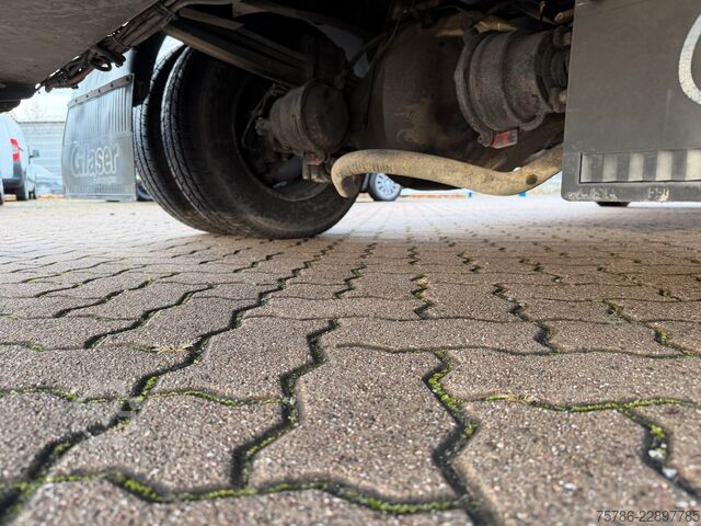 Curtain sider van MERCEDES-BENZ Vario 614 D DoKa PP/ DPF/ LBW 1.0t/ AHK/ Org. KM