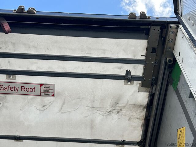Curtain sided Schmitz Cargobull SCB S3T / Curtainside / Disk Brakes / APK TUV 1...
