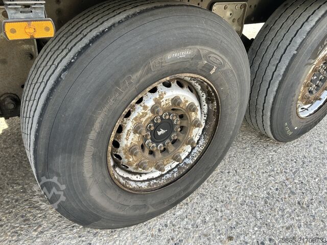 Curtain sided Schmitz Cargobull SCB S3T / Curtainside / Disk Brakes / APK TUV 1...