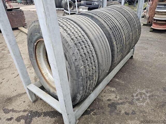 Chassis MICHELIN TRAILER TIRES 275/70 R 22.5 ON RIM SINGLE MONTAGE.