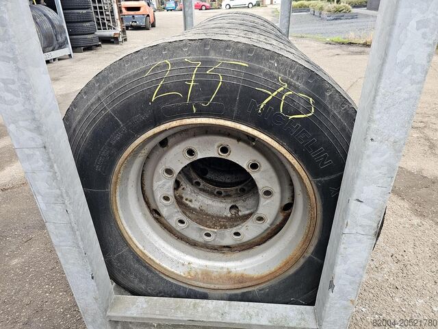 Chassis MICHELIN TRAILER TIRES 275/70 R 22.5 ON RIM SINGLE MONTAGE.