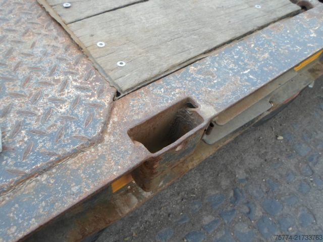 Low loader trailer MÜLLER-MITTELTAL T 3-Profi-30 To. 3 Achser