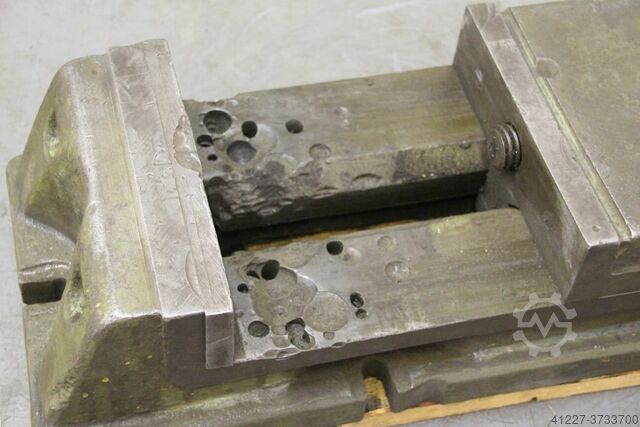 Machine vice unbekannt Spannweite  208 mm