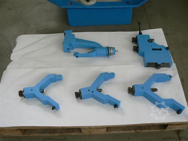 Cylindrical Grinding Machine - Universal KARSTENS KC-AU 2000