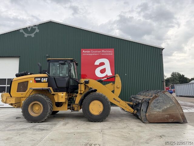 Wheel loader Caterpillar 938M