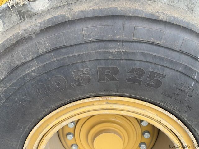 Wheel loader Caterpillar 938M