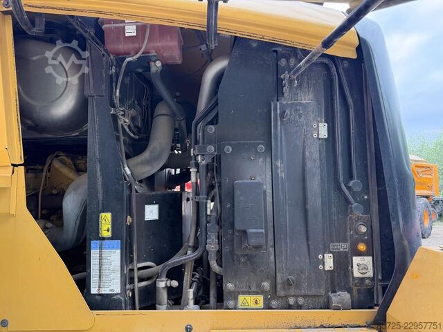 Wheel loader Caterpillar 938M