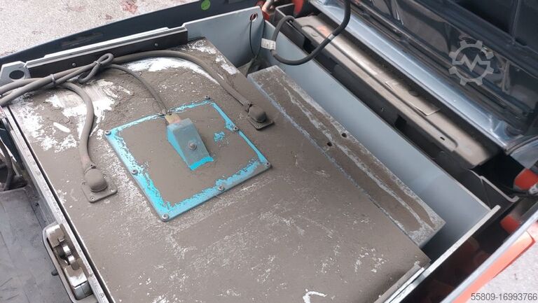 Electric 3-wheel forklift Toyota 8FBE16T // Triplex // containerfÀhig // SS