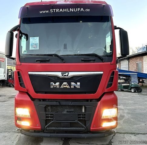 Standard tractor unit MAN 18.500