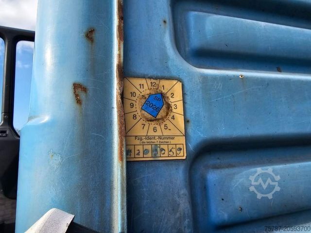 Concrete mixer truck MAN 26.293 6x4 Betonmi. 8 cbm Intermix Trommel v2001