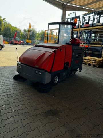 Sweepers and vacuum cleaning machine Hako 1800 KLPG