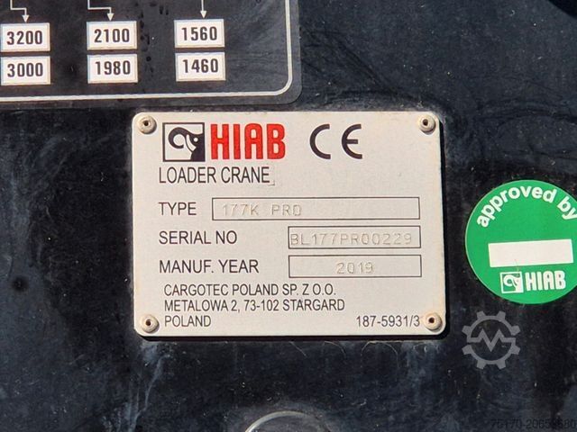 Flatbed truck MAN TGS 26.420 6x2-4 LL Hiab 177K PRO 2 Stück