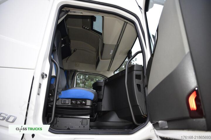 Standard tractor unit VOLVO FH 460 Globetrotter XL Varios i-Save