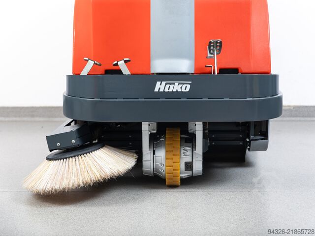 Hako Sweepmaster B900 R NEW BATTERIES Hako Sweepmaster B900 R - 2021y - 554h