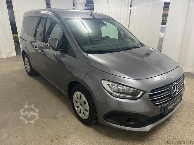 Minibus Mercedes-Benz T 180 d 7Gtr RfKam MBUX Totwi  CarPlay