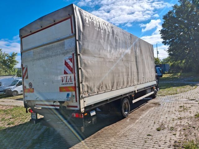 Flatbed truck with tarp DAF LF 260 FA