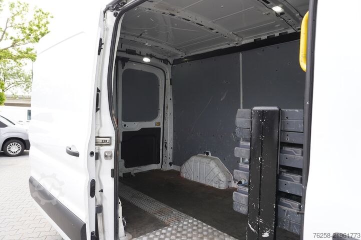 Delivery van Ford Transit 2.0 TDCI 130PK L2H2 EURO 6 - Airco - Na...