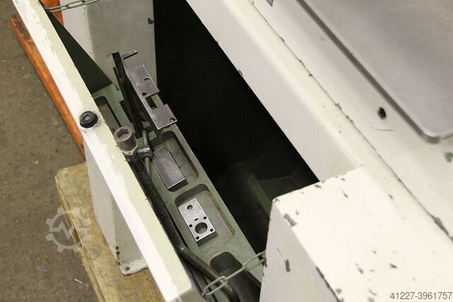 Hand guillotine shears with a folding machine Weinbrenner** UBM6
