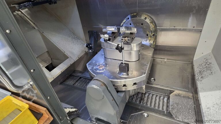 Bearbeitungszentrum - Universal HAAS UMC 750 SS