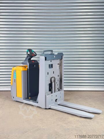 Horizontal-Kommissionierer Jungheinrich ECE 310HP - Service Neu - 3.545Std. - Batterie 84%