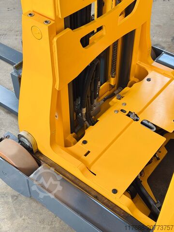 Schubmaststapler Jungheinrich ETV 216 - Service Neu - Batterie 82% - Garantie