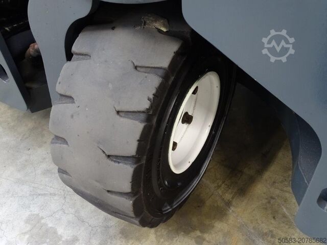 Vierwege Seitenstapler Combilift C4500 - TRIPLEX