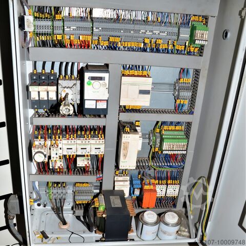 Shearing of the plate RICO HGR 310 MATIC