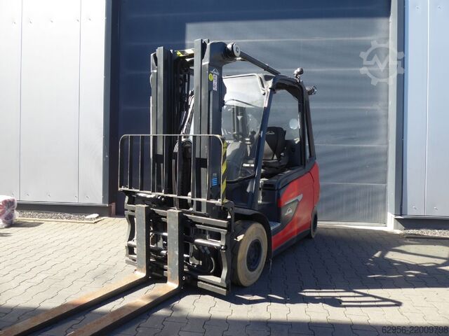 Elektro 4 Rad-Stapler Linde E30L-01
