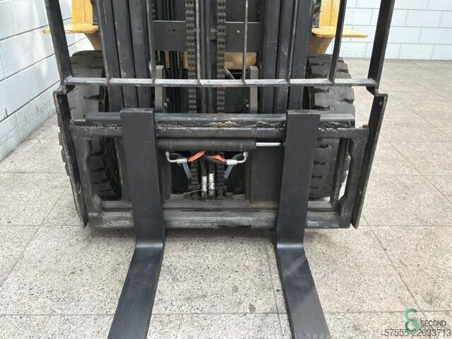 Forklift Caterpillar GP 25 K