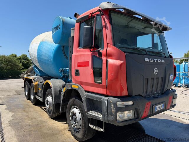 Concrete mixer truck Astra HD8 84.44