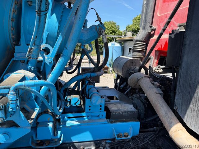 Concrete mixer truck Astra HD8 84.44